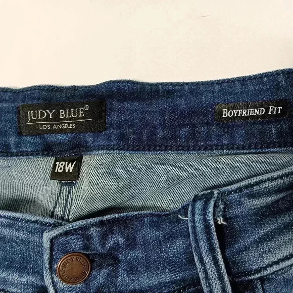 Judy Blue Patch Things Up Boyfriend jeans. Size 18W - Picture 7 of 11